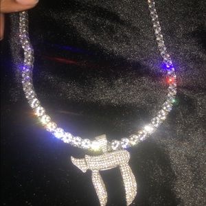 ✨✨White Gold Tennis chain with pendant✨✨
